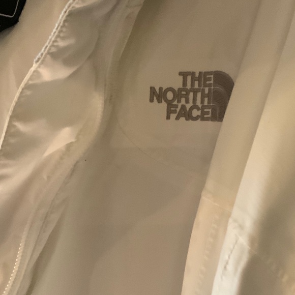 The North Face Women's White Ski Jacket - Picture 3 of 4